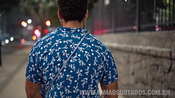 X vídeos classificados gay jovens acompanhantes masculinos para gays mais velhos
